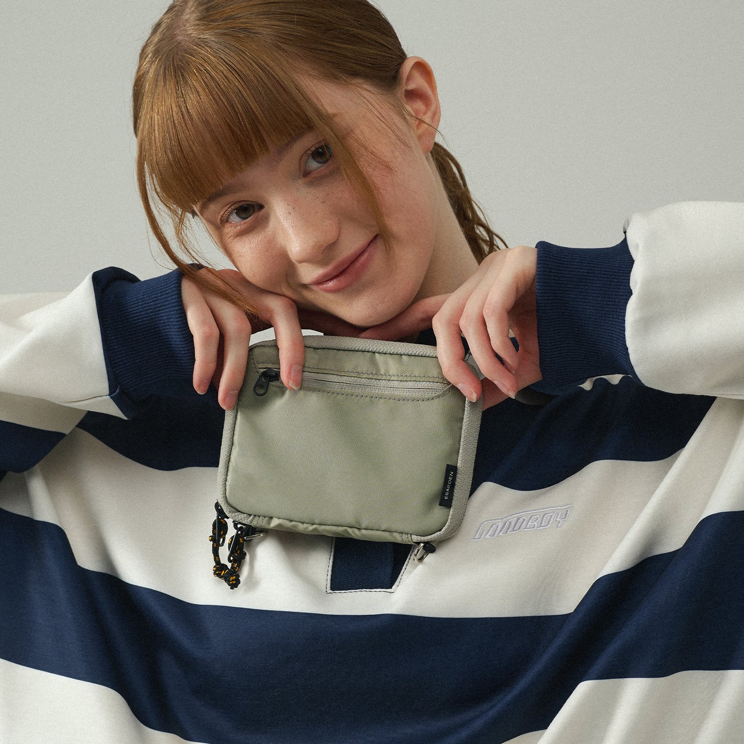 에가든 트래블러 패스포트 RFID 차단 안티스키밍 여행용 지갑 여행 여권 케이스 올리브 상세 이미지 1